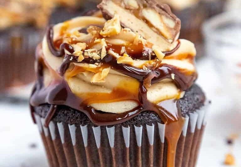 Snickers Cupcakes